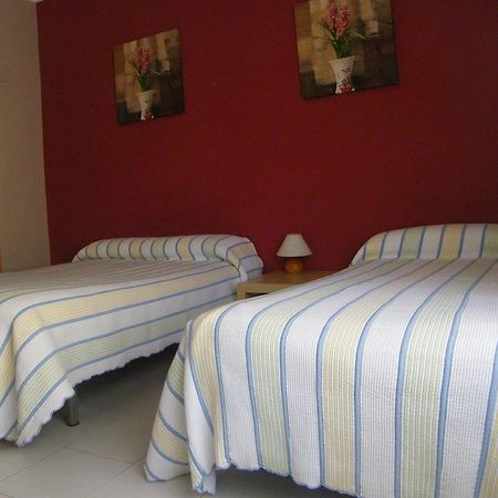 Pension Corona Сарагоса Екстер'єр фото